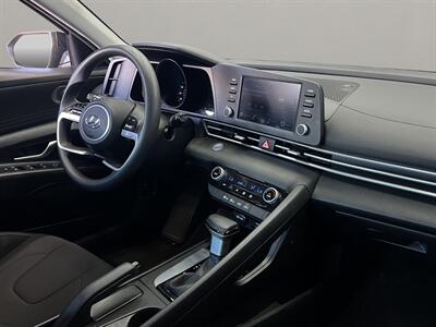 2023 Hyundai ELANTRA SEL   - Photo 18 - Lennox, CA 90304