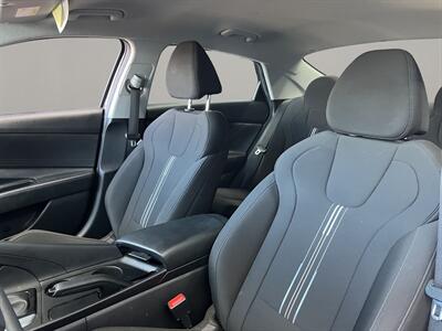 2023 Hyundai ELANTRA SEL   - Photo 9 - Lennox, CA 90304
