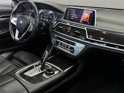 2019 BMW 750i  M SPORT - Photo 18 - Lennox, CA 90304