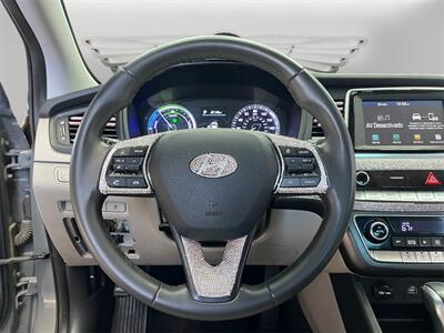 2019 Hyundai SONATA Hybrid SE - Photo 12 - Lennox, CA 90304