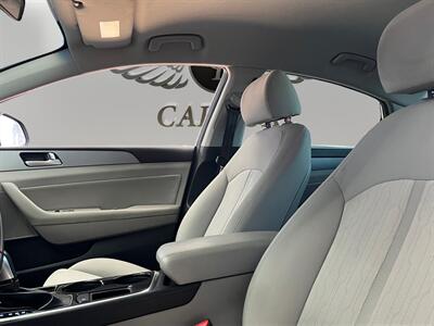 2019 Hyundai SONATA Hybrid SE   - Photo 9 - Lennox, CA 90304