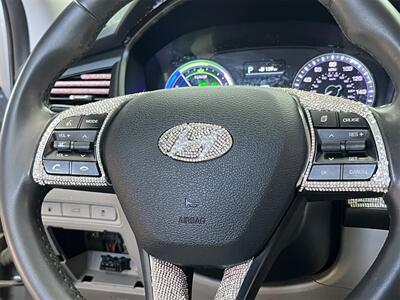 2019 Hyundai SONATA Hybrid SE - Photo 18 - Lennox, CA 90304