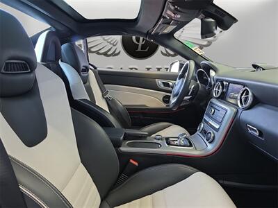 2019 Mercedes-Benz SLC SLC 300   - Photo 15 - Lennox, CA 90304