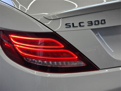 2019 Mercedes-Benz SLC SLC 300   - Photo 33 - Lennox, CA 90304