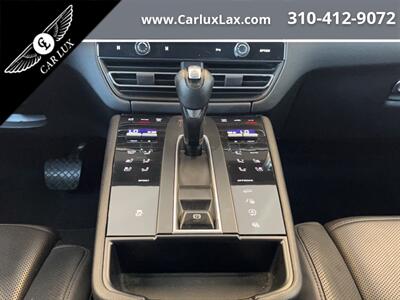 2022 Porsche Macan   - Photo 18 - Lennox, CA 90304