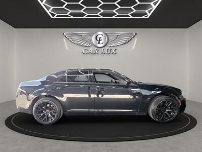 2019 Chrysler 300 Series S   - Photo 6 - Lennox, CA 90304