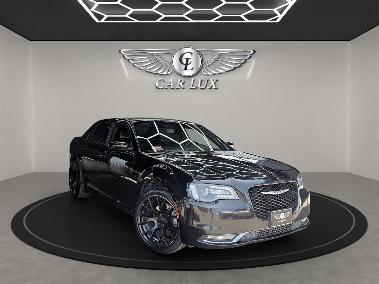 2019 Chrysler 300 Series S - Photo 1 - Lennox, CA 90304