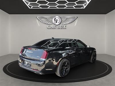 2019 Chrysler 300 Series S   - Photo 5 - Lennox, CA 90304