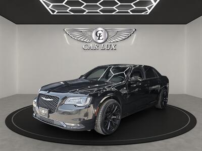 2019 Chrysler 300 Series S   - Photo 3 - Lennox, CA 90304