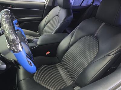 2019 Toyota Camry SE   - Photo 24 - Lennox, CA 90304