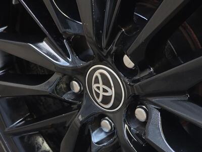 2019 Toyota Camry SE   - Photo 18 - Lennox, CA 90304