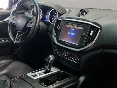 2015 Maserati Ghibli   - Photo 18 - Lennox, CA 90304