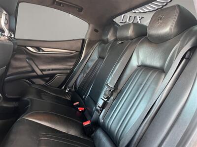2015 Maserati Ghibli   - Photo 12 - Lennox, CA 90304
