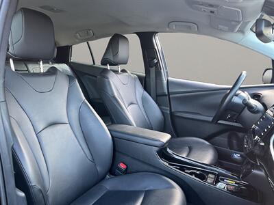 2022 Toyota Prius XLE   - Photo 10 - Lennox, CA 90304