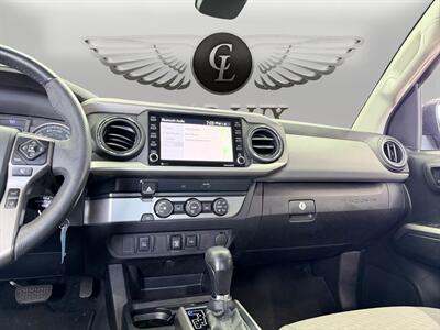 2020 Toyota Tacoma SR5 V6   - Photo 11 - Lennox, CA 90304