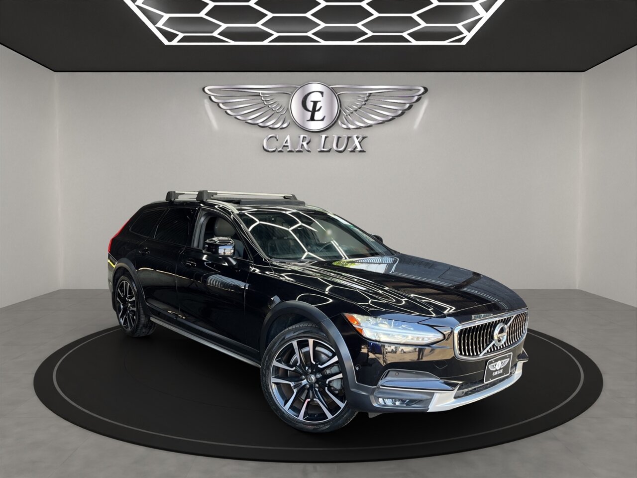 2018 Volvo V90 Cross Country T5 - Photo 1 - Lennox, CA 90304