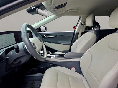 2022 Kia EV6 Wind   - Photo 9 - Lennox, CA 90304