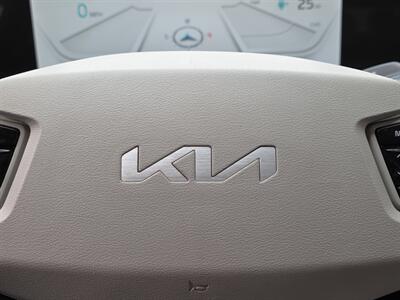 2022 Kia EV6 Wind   - Photo 21 - Lennox, CA 90304