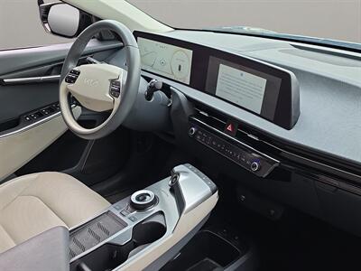 2022 Kia EV6 Wind   - Photo 14 - Lennox, CA 90304