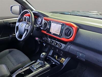 2017 Toyota Tacoma TRD Sport V6   - Photo 14 - Lennox, CA 90304