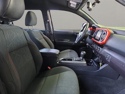 2017 Toyota Tacoma TRD Sport V6   - Photo 15 - Lennox, CA 90304