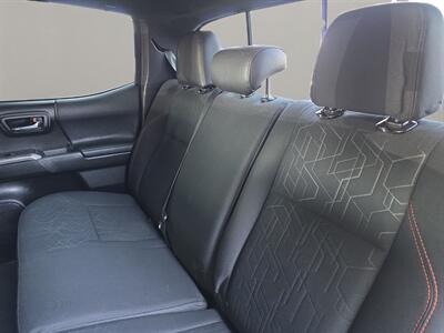 2017 Toyota Tacoma TRD Sport V6   - Photo 11 - Lennox, CA 90304