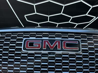 2021 GMC Yukon Denali   - Photo 29 - Lennox, CA 90304