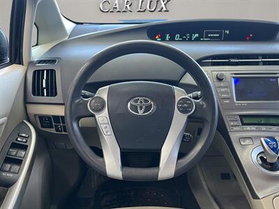 2013 Toyota Prius Three   - Photo 10 - Lennox, CA 90304