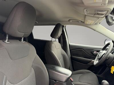 2021 Jeep Cherokee Latitude   - Photo 14 - Lennox, CA 90304