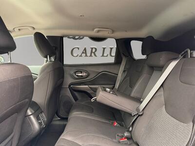 2021 Jeep Cherokee Latitude   - Photo 13 - Lennox, CA 90304