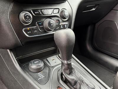 2021 Jeep Cherokee Latitude   - Photo 18 - Lennox, CA 90304