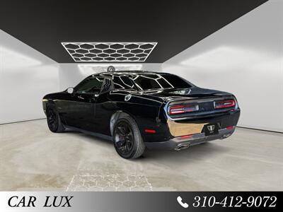 2015 Dodge Challenger SXT   - Photo 3 - Lennox, CA 90304