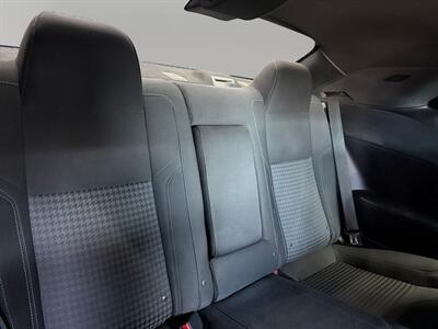 2015 Dodge Challenger SXT   - Photo 21 - Lennox, CA 90304