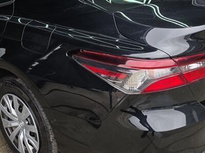 2021 Toyota Camry Hybrid LE   - Photo 28 - Lennox, CA 90304