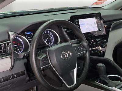 2021 Toyota Camry Hybrid LE   - Photo 10 - Lennox, CA 90304