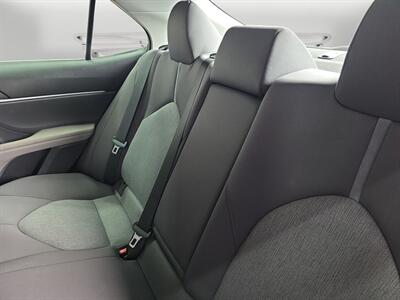 2021 Toyota Camry Hybrid LE   - Photo 13 - Lennox, CA 90304