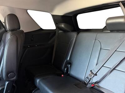 2019 Chevrolet Traverse RS 2LT - Photo 14 - Lennox, CA 90304