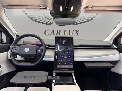 2023 Fisker Ocean Extreme - Photo 11 - Lennox, CA 90304