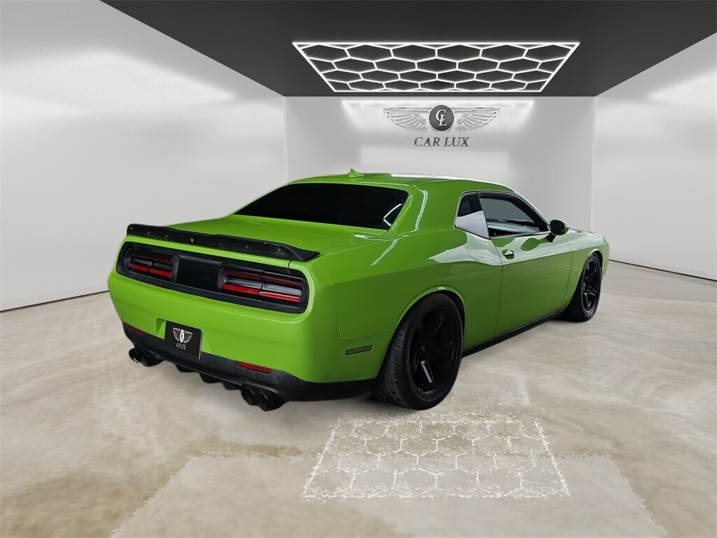 2015 Dodge Challenger R/T photo 4