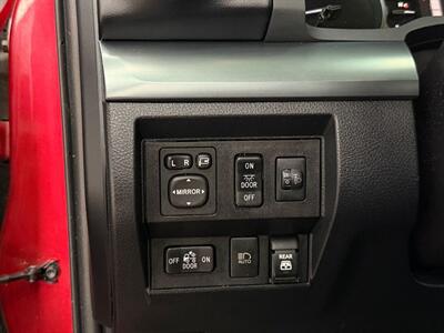 2019 Toyota Tundra Platinum CrewMax   - Photo 16 - Lennox, CA 90304