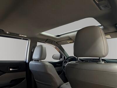 2019 Toyota Highlander XLE - Photo 18 - Lennox, CA 90304