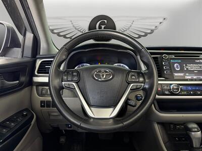 2019 Toyota Highlander XLE - Photo 12 - Lennox, CA 90304