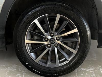 2019 Toyota Highlander XLE - Photo 14 - Lennox, CA 90304