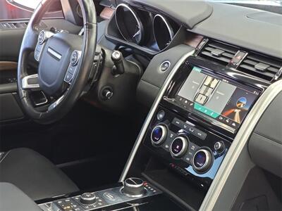 2017 Land Rover Discovery HSE   - Photo 18 - Lennox, CA 90304