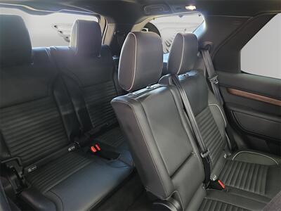 2017 Land Rover Discovery HSE   - Photo 13 - Lennox, CA 90304