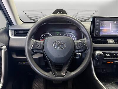 2020 Toyota RAV4 LE - Photo 12 - Lennox, CA 90304