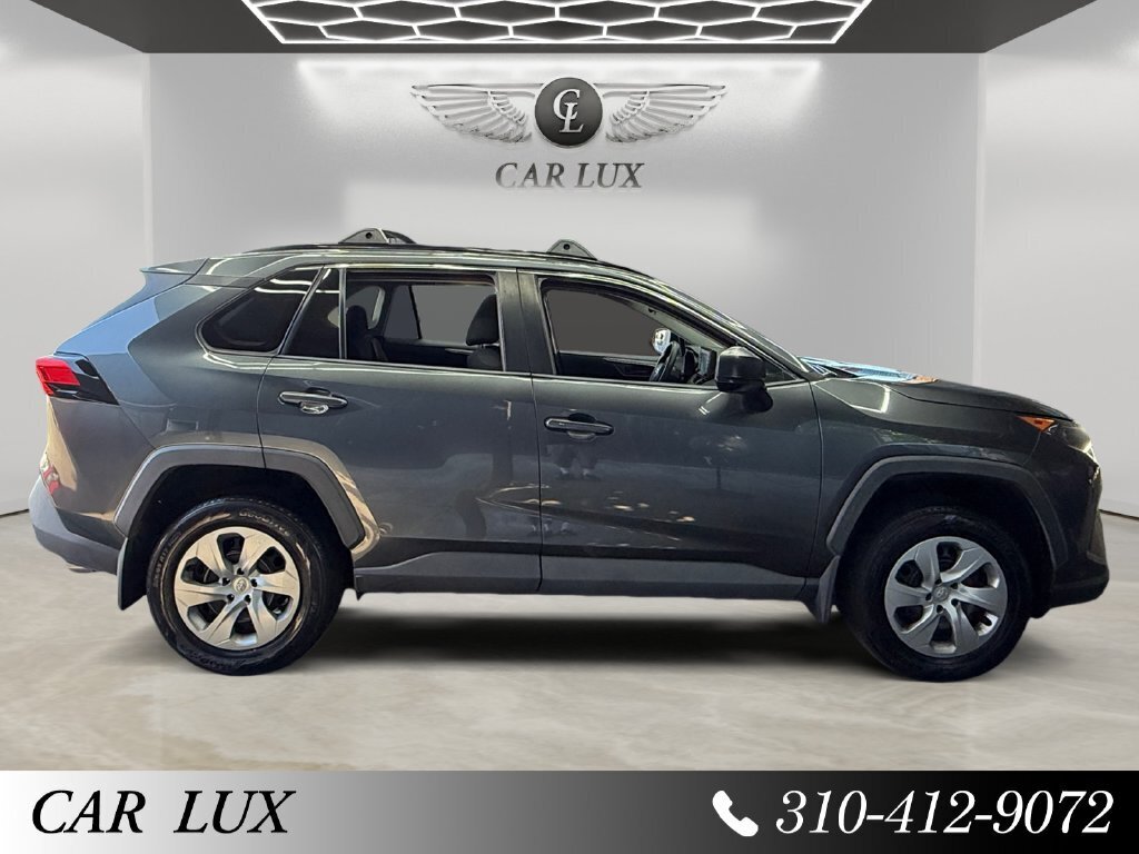 2020 Toyota RAV4 LE - Photo 6 - Lennox, CA 90304