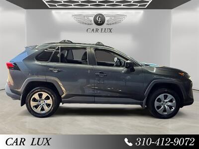 2020 Toyota RAV4 LE - Photo 6 - Lennox, CA 90304