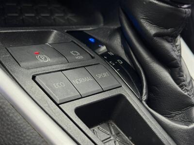 2020 Toyota RAV4 LE - Photo 19 - Lennox, CA 90304