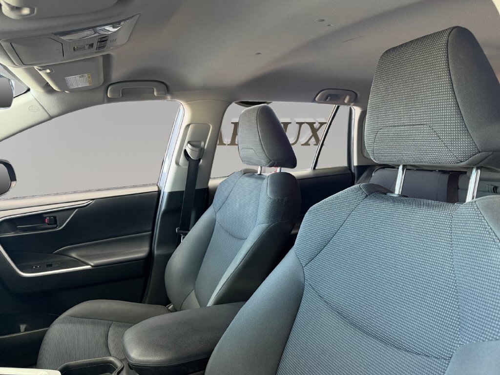 2020 Toyota RAV4 LE - Photo 9 - Lennox, CA 90304